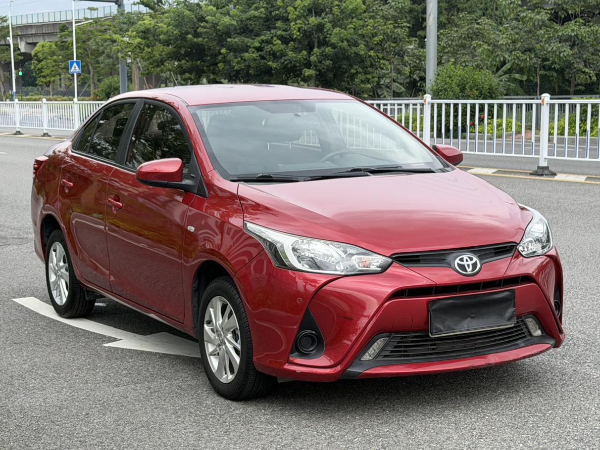 Toyota Yaris 2017 thumb 10