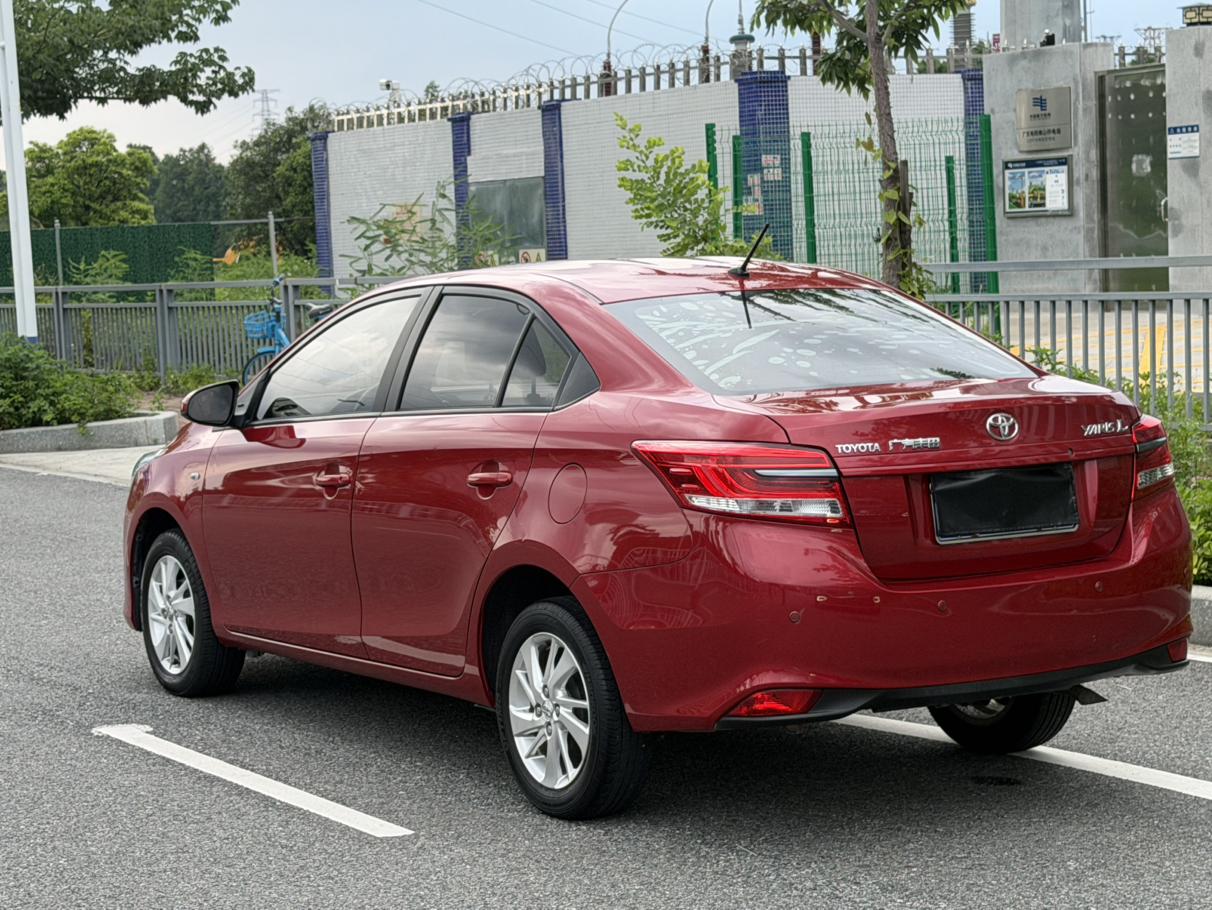Toyota Yaris 2017 thumb 11