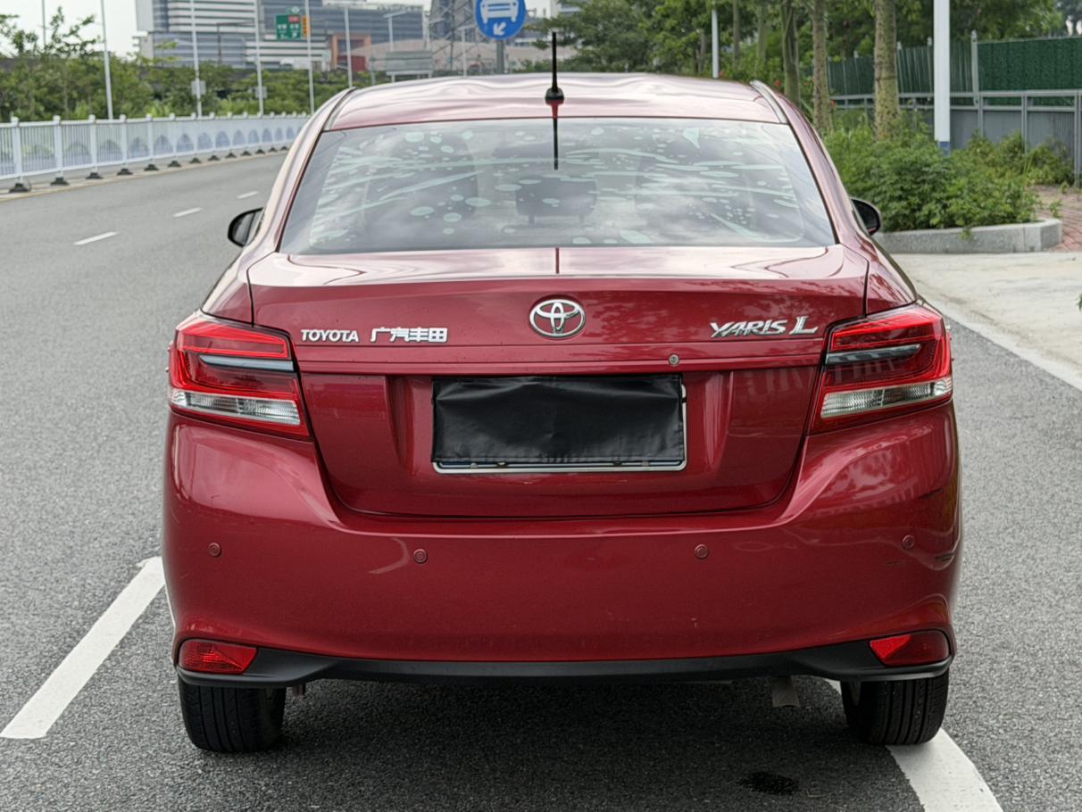 Toyota Yaris 2017 thumb 12