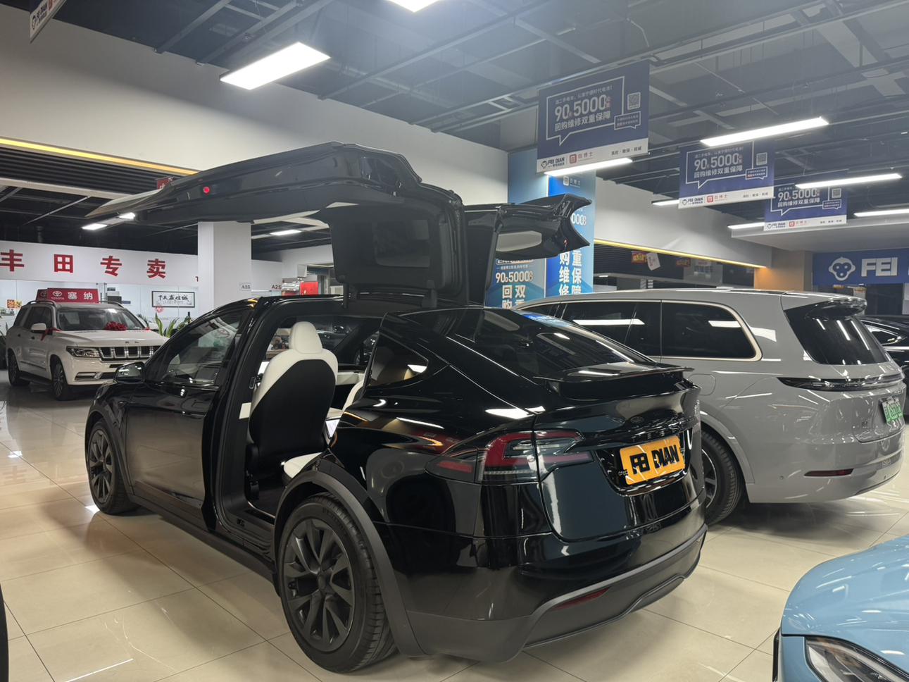Tesla Model X 2023 thumb 11
