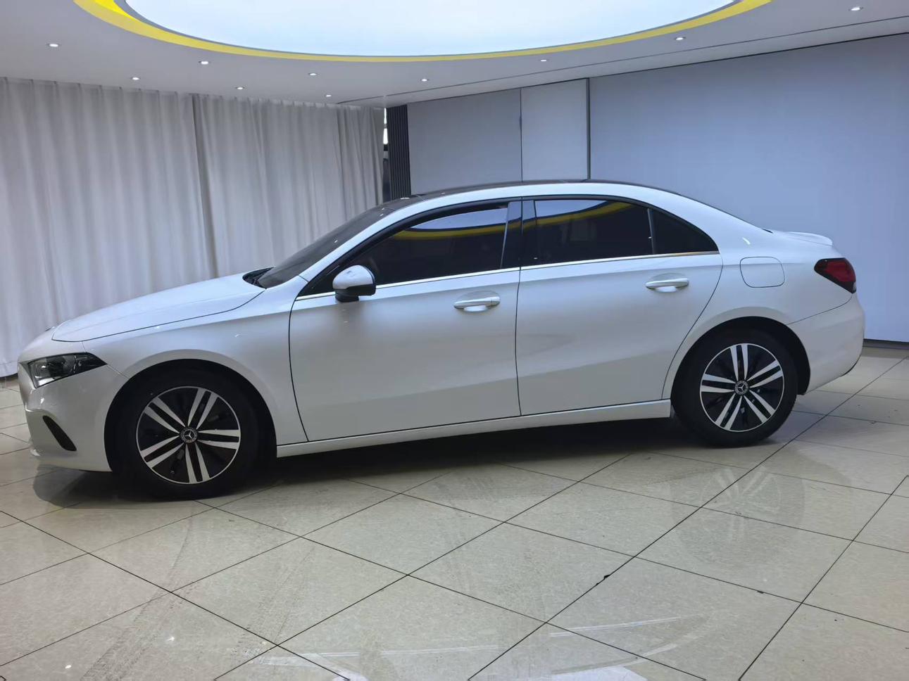 Mercedes-Benz A-Класс 2022 thumb 2