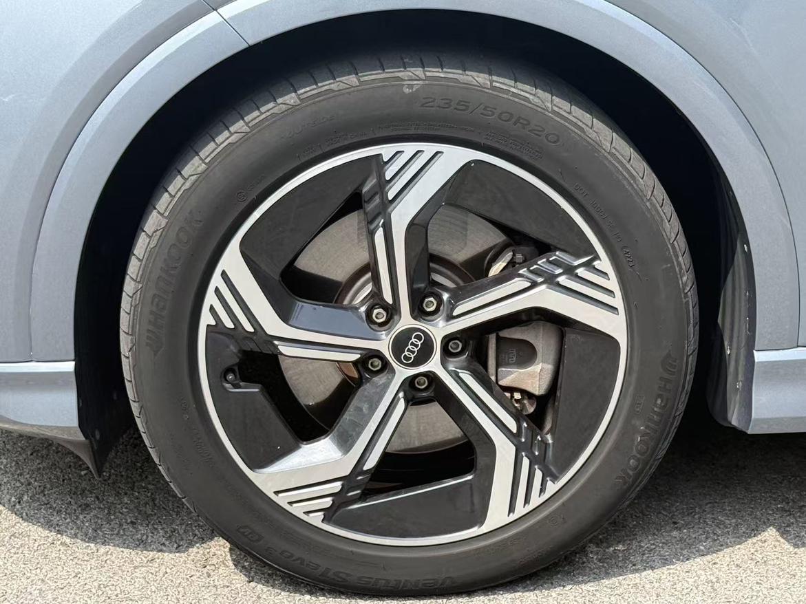 Audi Q4 e-tron 2023 thumb 7