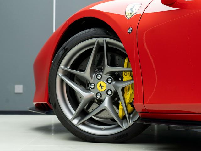 Ferrari F8 2019 thumb 7