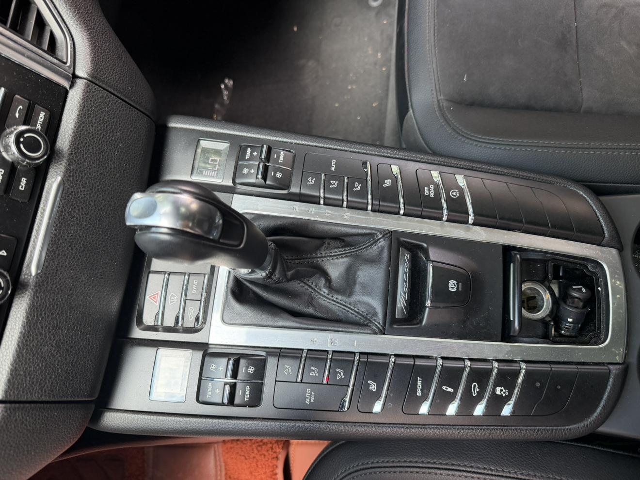 Porsche Macan 2016 thumb 11