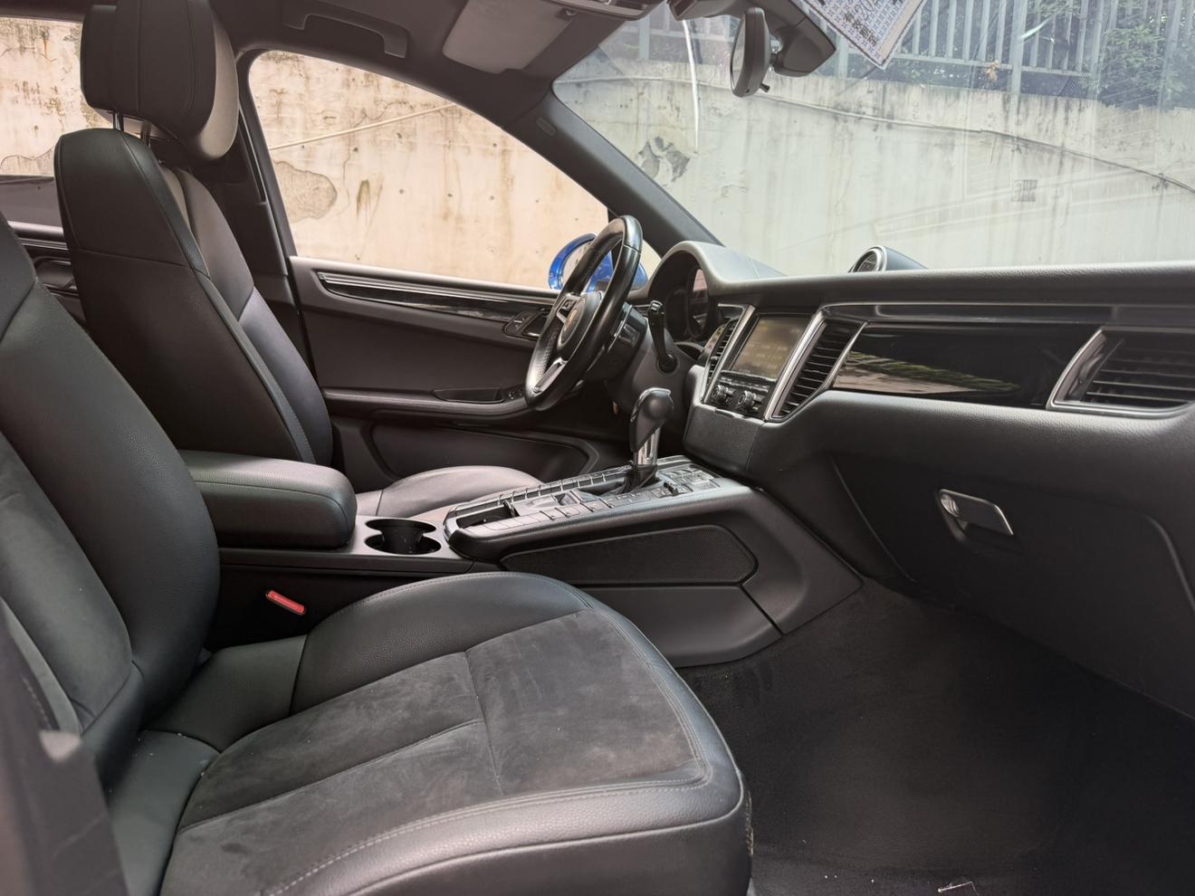 Porsche Macan 2016 thumb 12