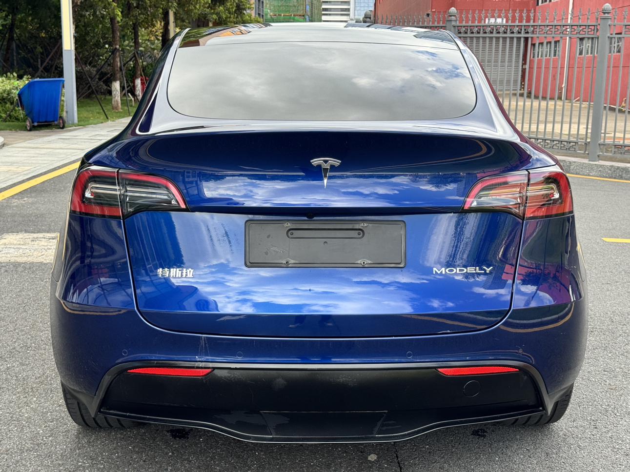Tesla Model Y 2021 thumb 3