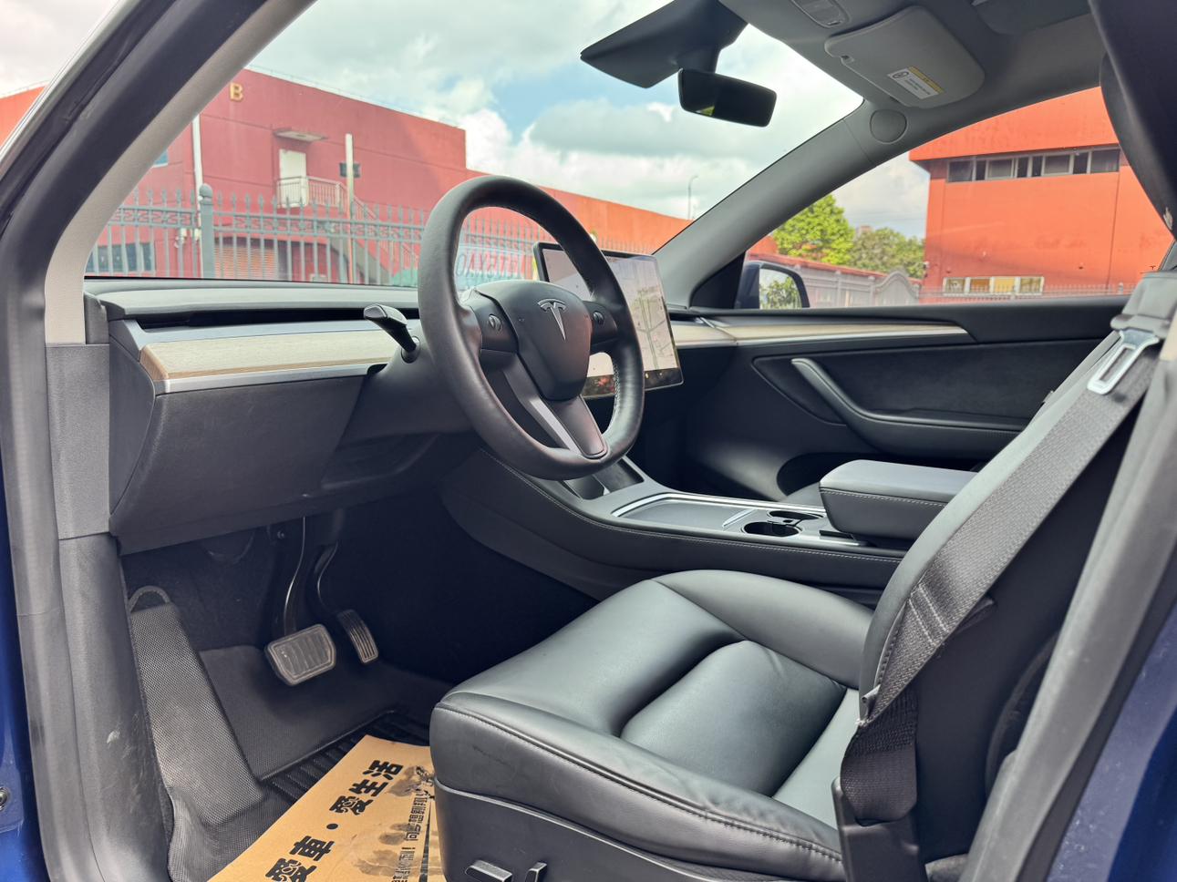 Tesla Model Y 2021 thumb 6