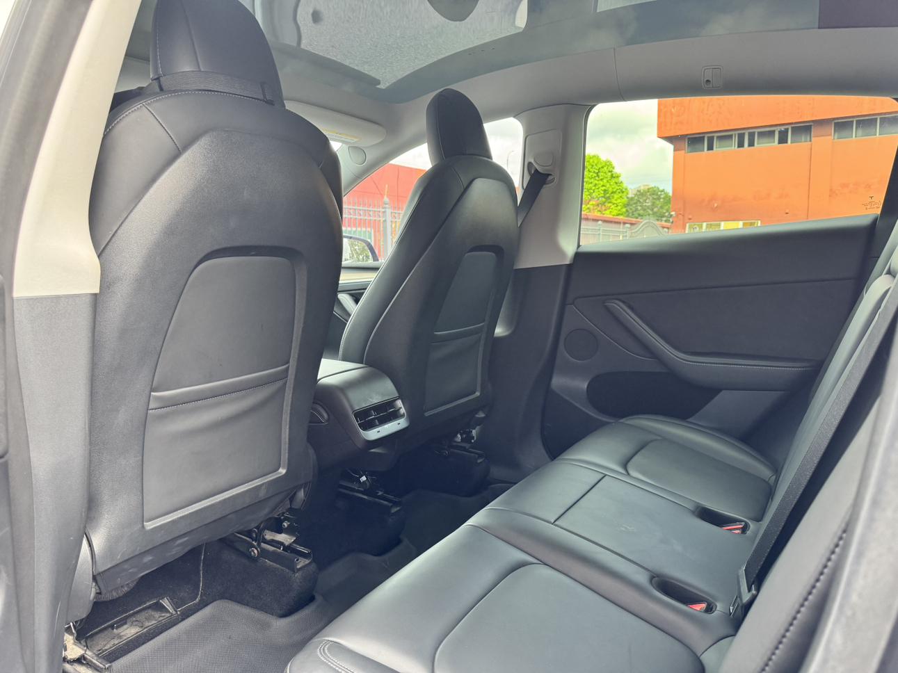 Tesla Model Y 2021 thumb 7