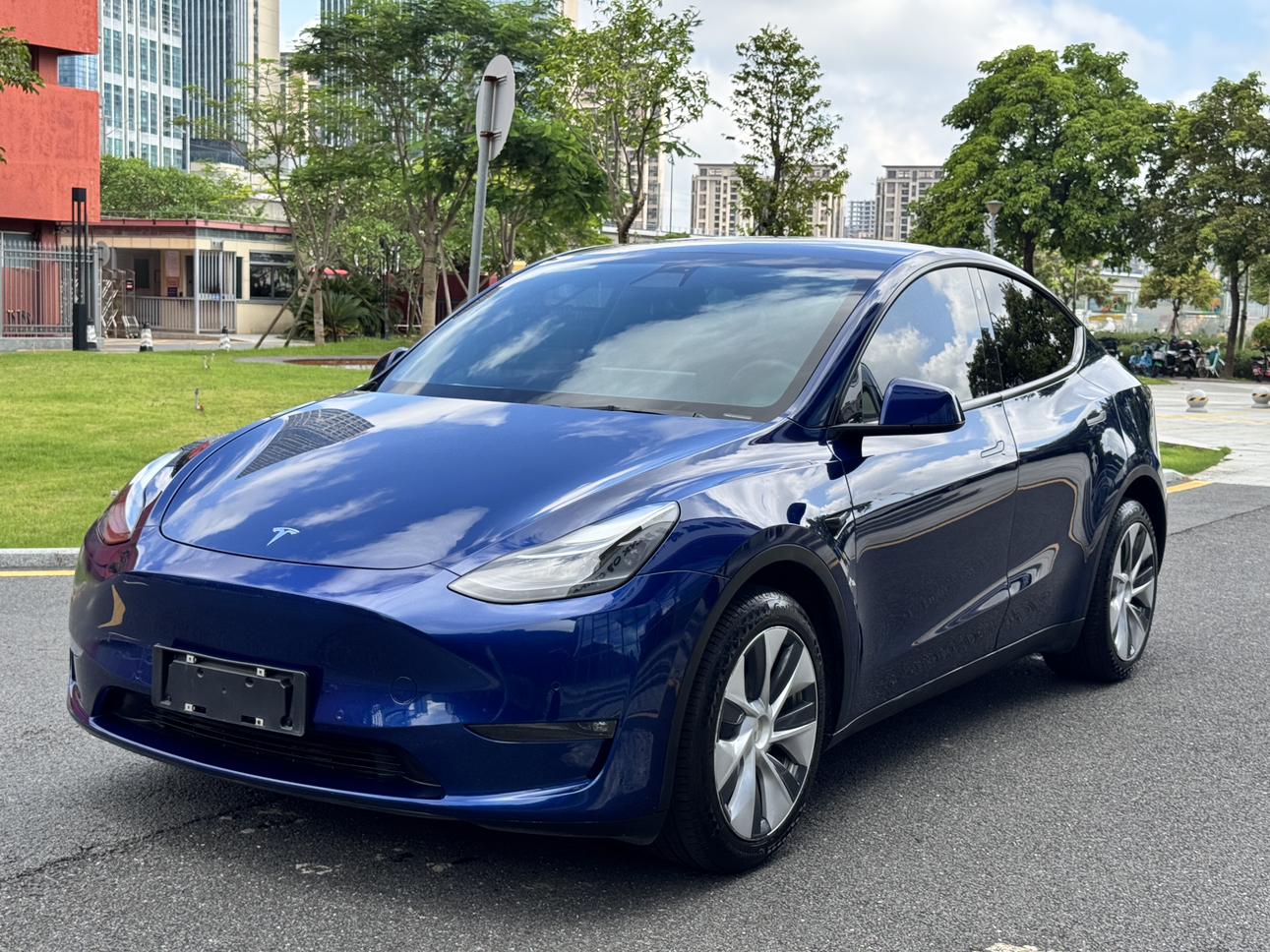 Tesla Model Y 2021 thumb 8