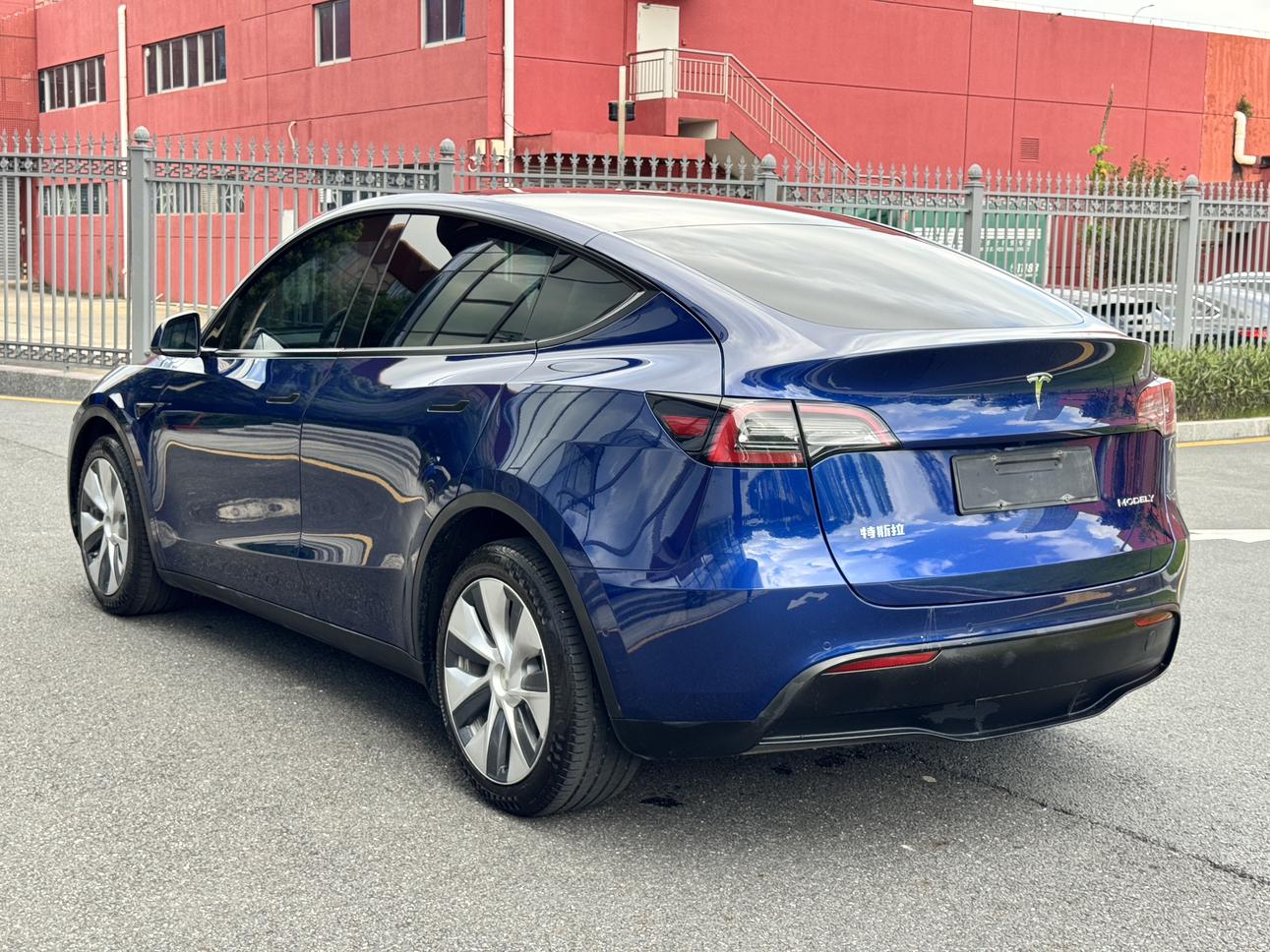 Tesla Model Y 2021 thumb 11