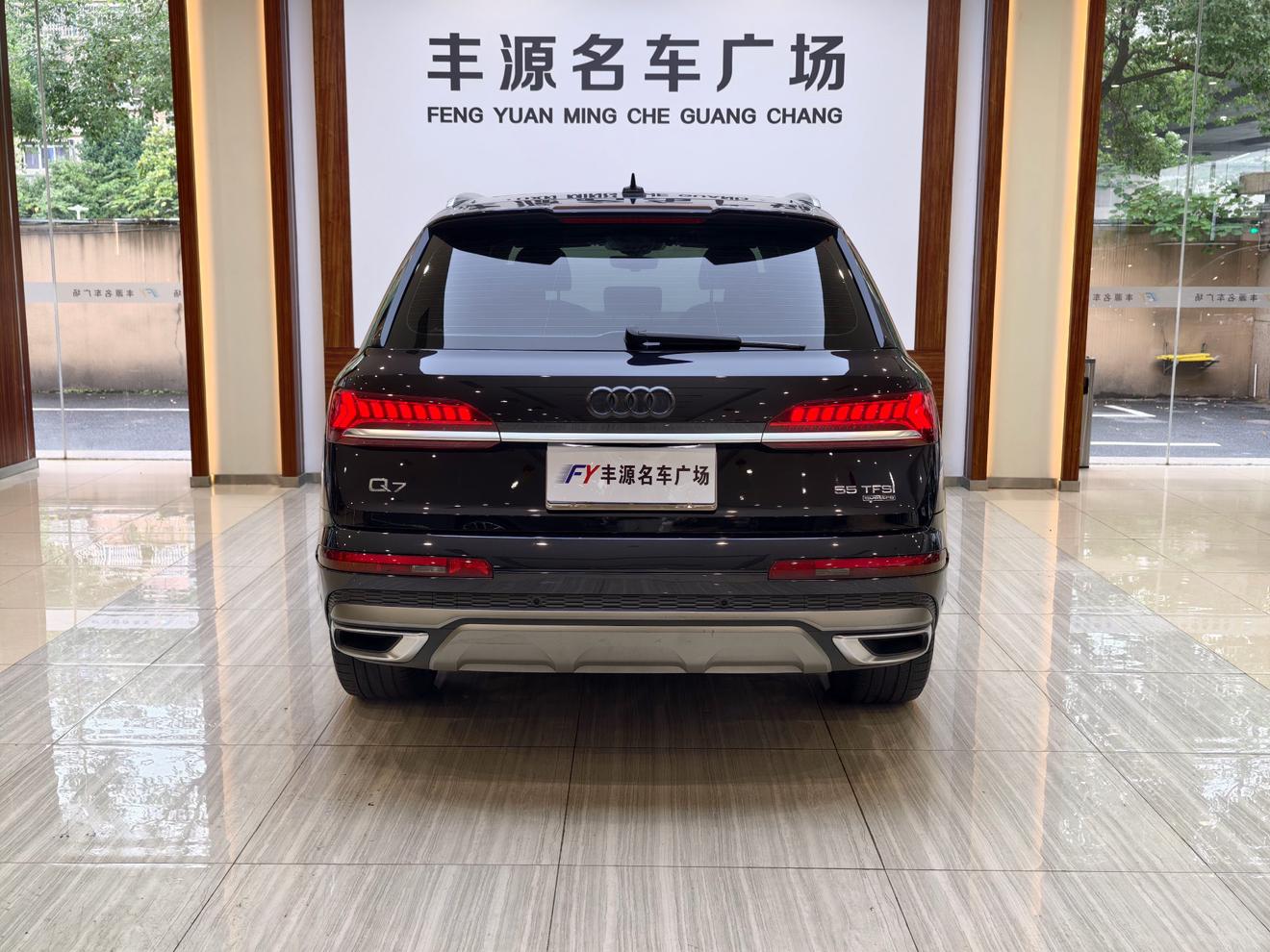 Audi Q7 2021 thumb 4