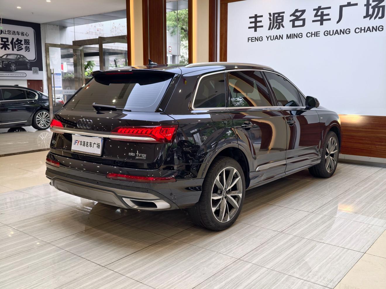 Audi Q7 2021 thumb 5