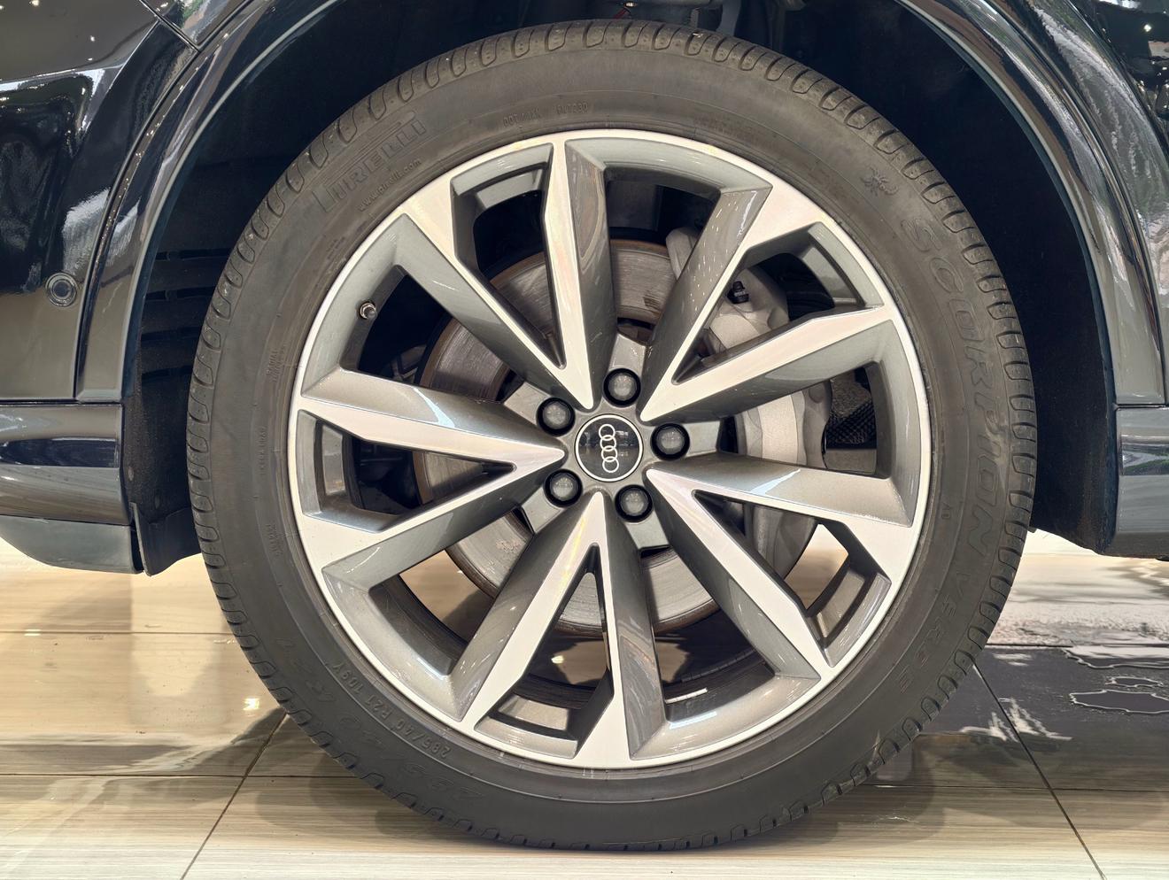 Audi Q7 2021 thumb 6