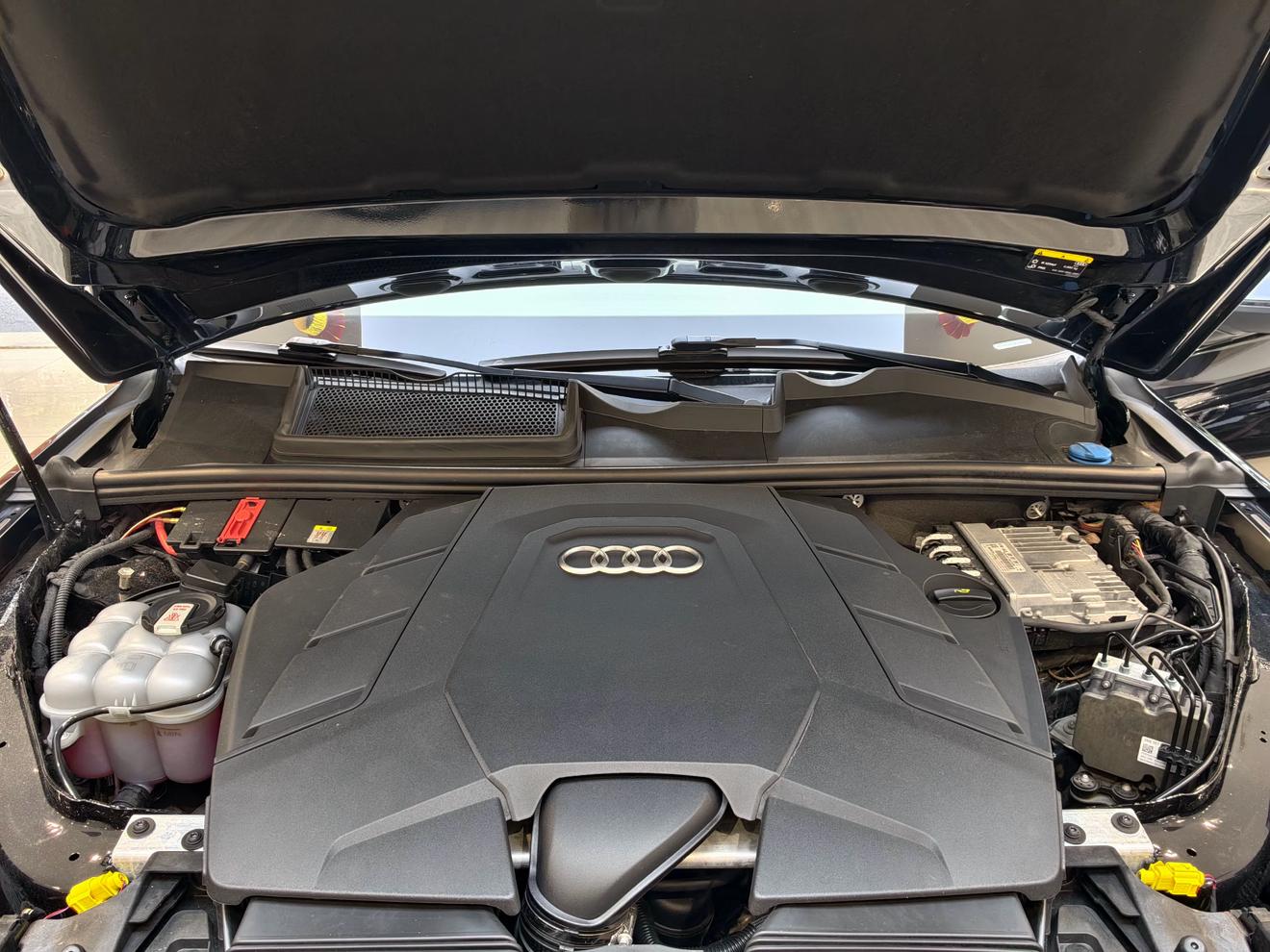 Audi Q7 2021 thumb 7