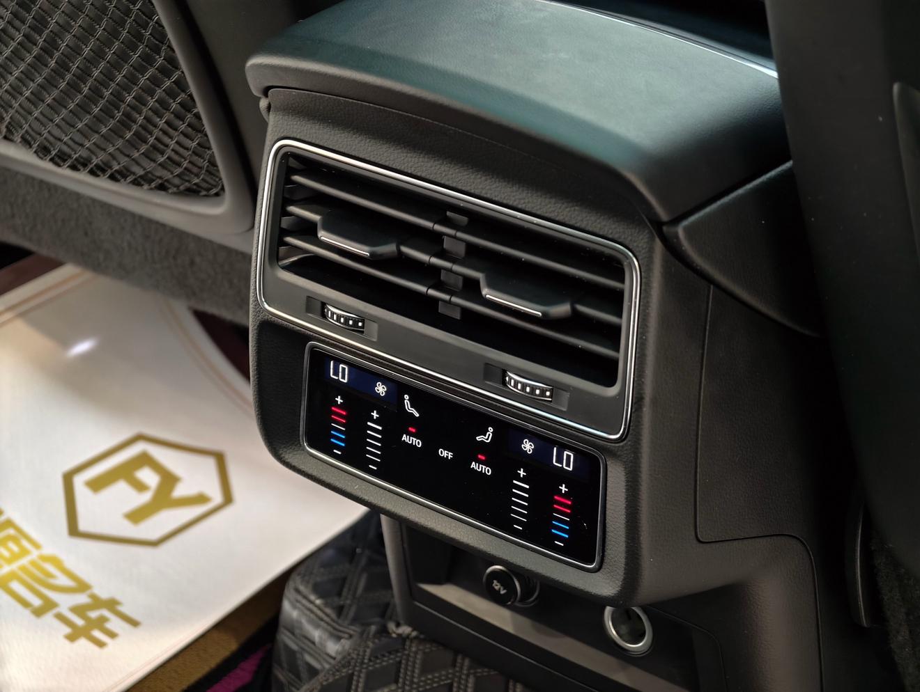 Audi Q7 2021 thumb 9