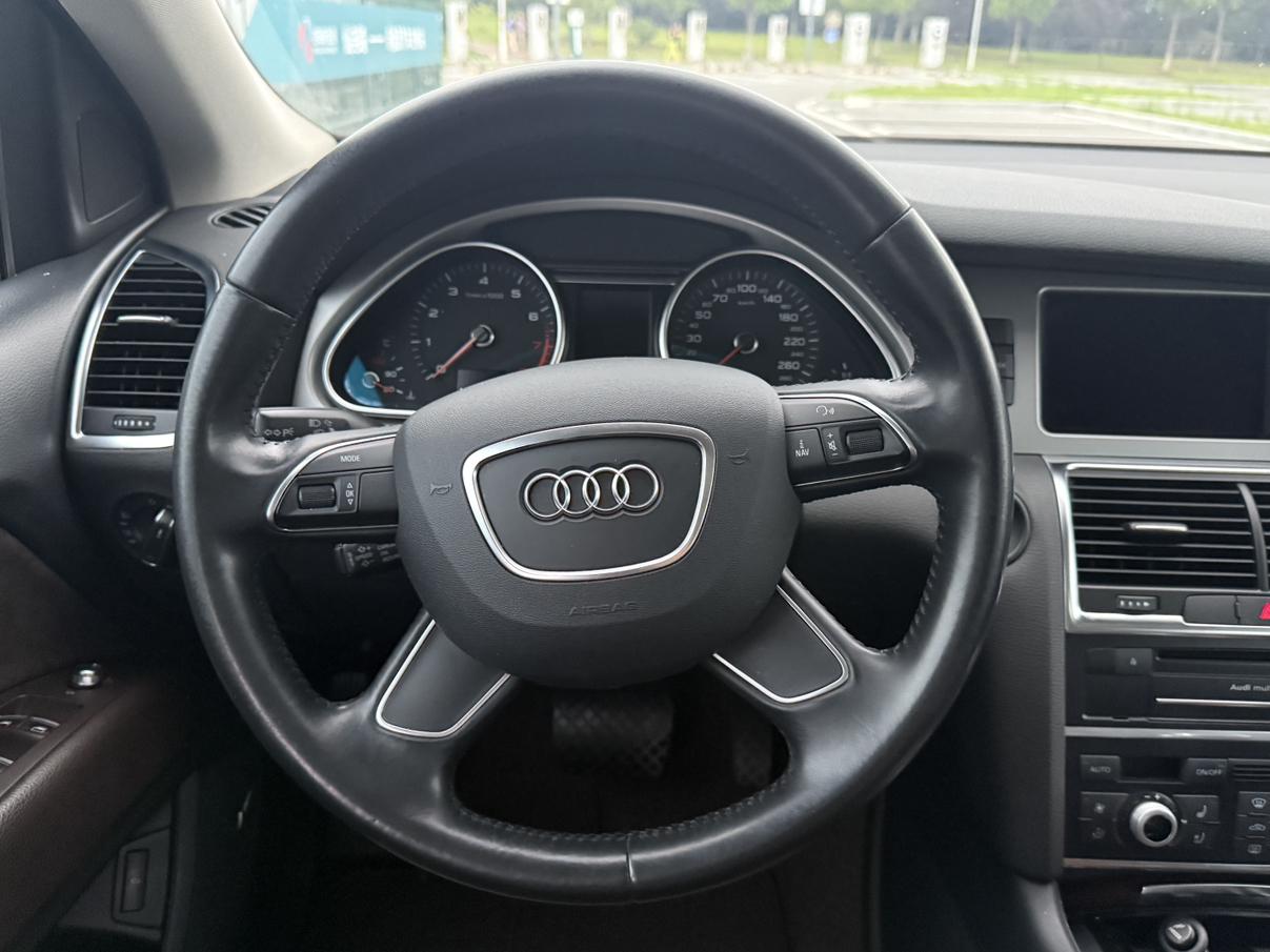 Audi Q7 2015 thumb 6