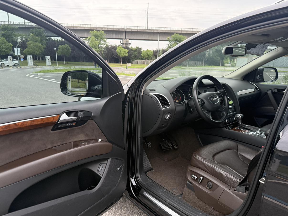Audi Q7 2015 thumb 9