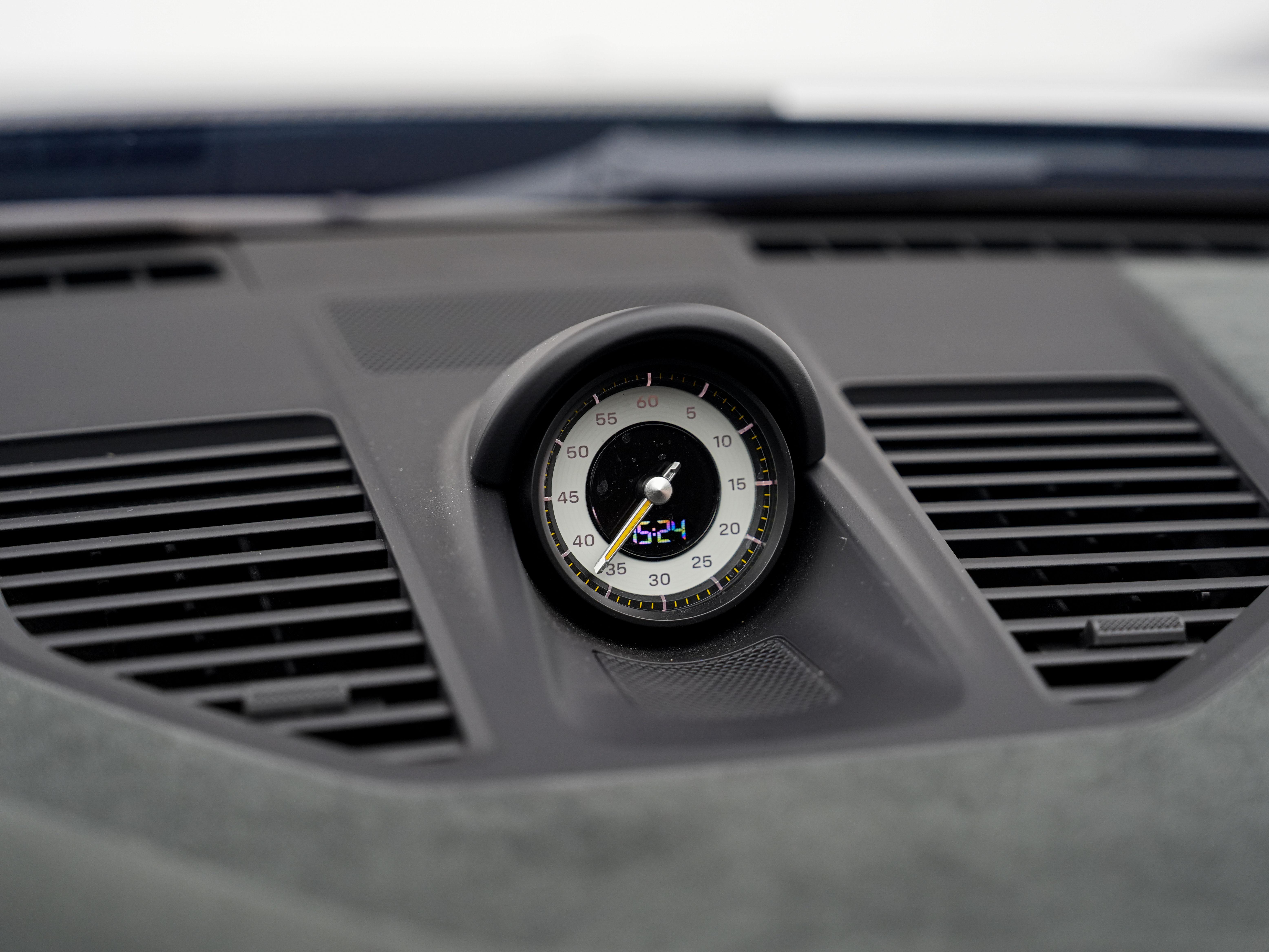 Porsche 911 2025 thumb 7