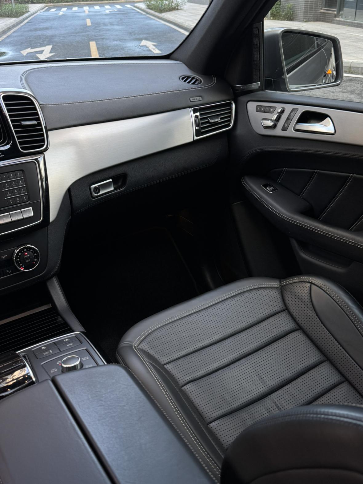 Mercedes-Benz GLE AMG 2015 thumb 8
