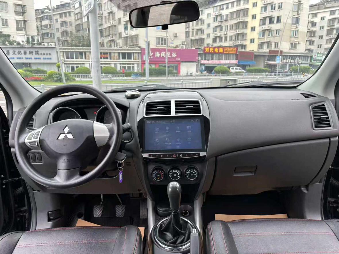 Mitsubishi ASX 2016 thumb 5
