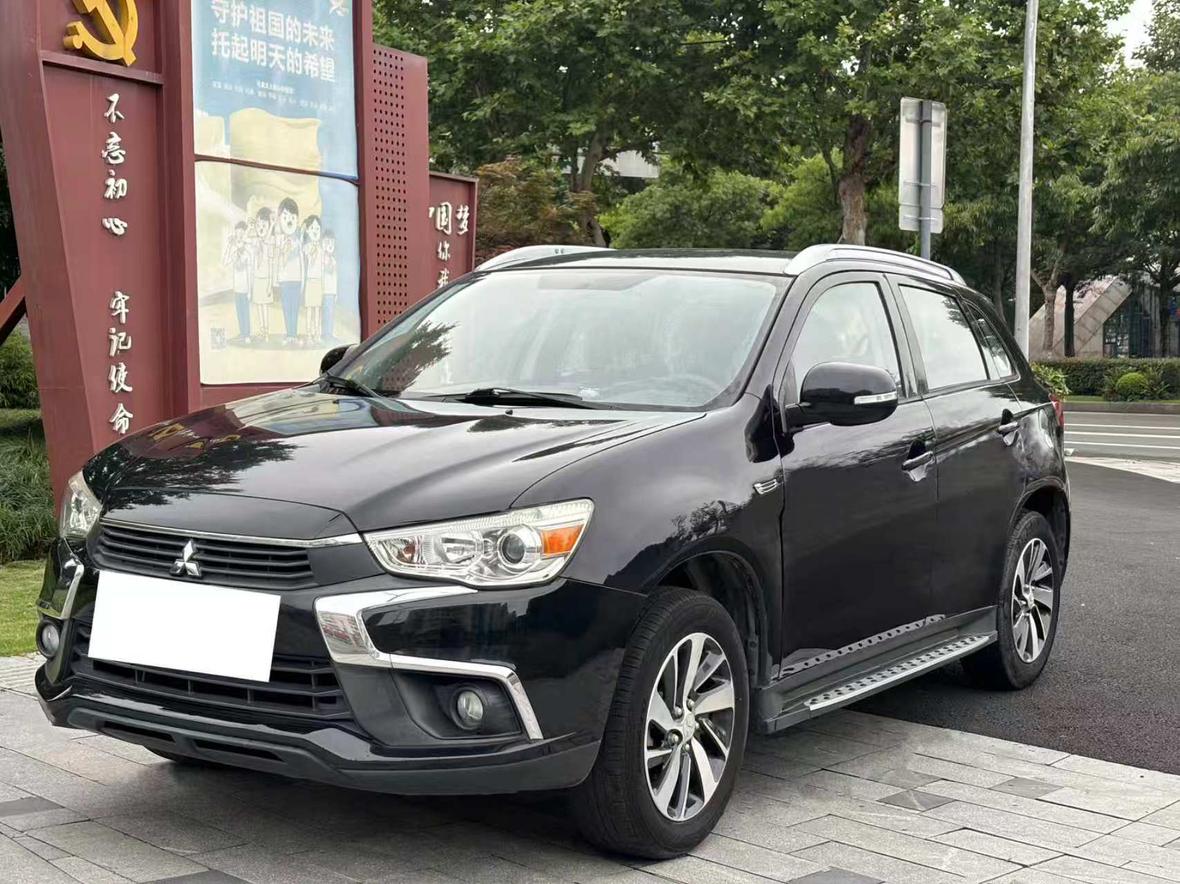 Mitsubishi ASX 2016 thumb 9
