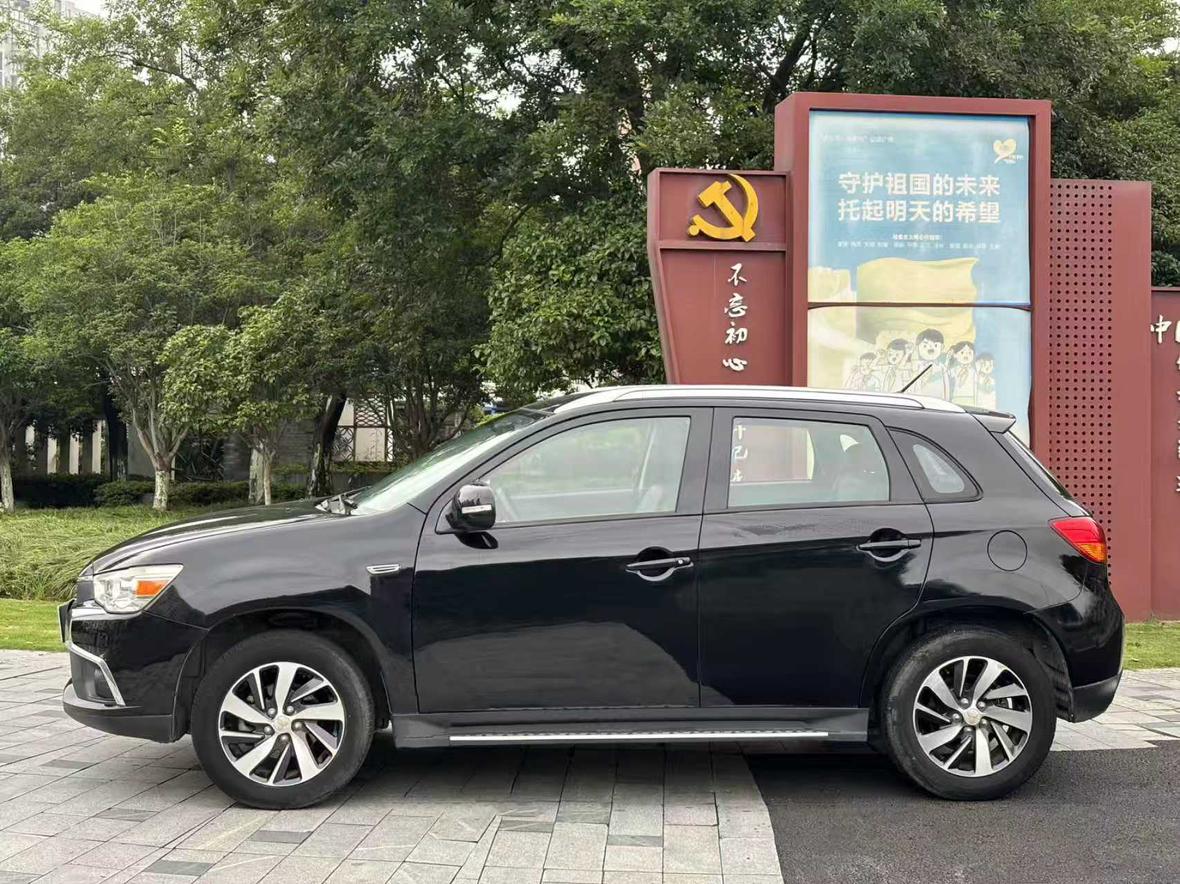 Mitsubishi ASX 2016 thumb 12