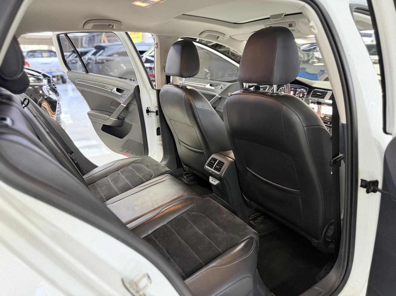 Volkswagen Golf Sportsvan 2020 thumb 8