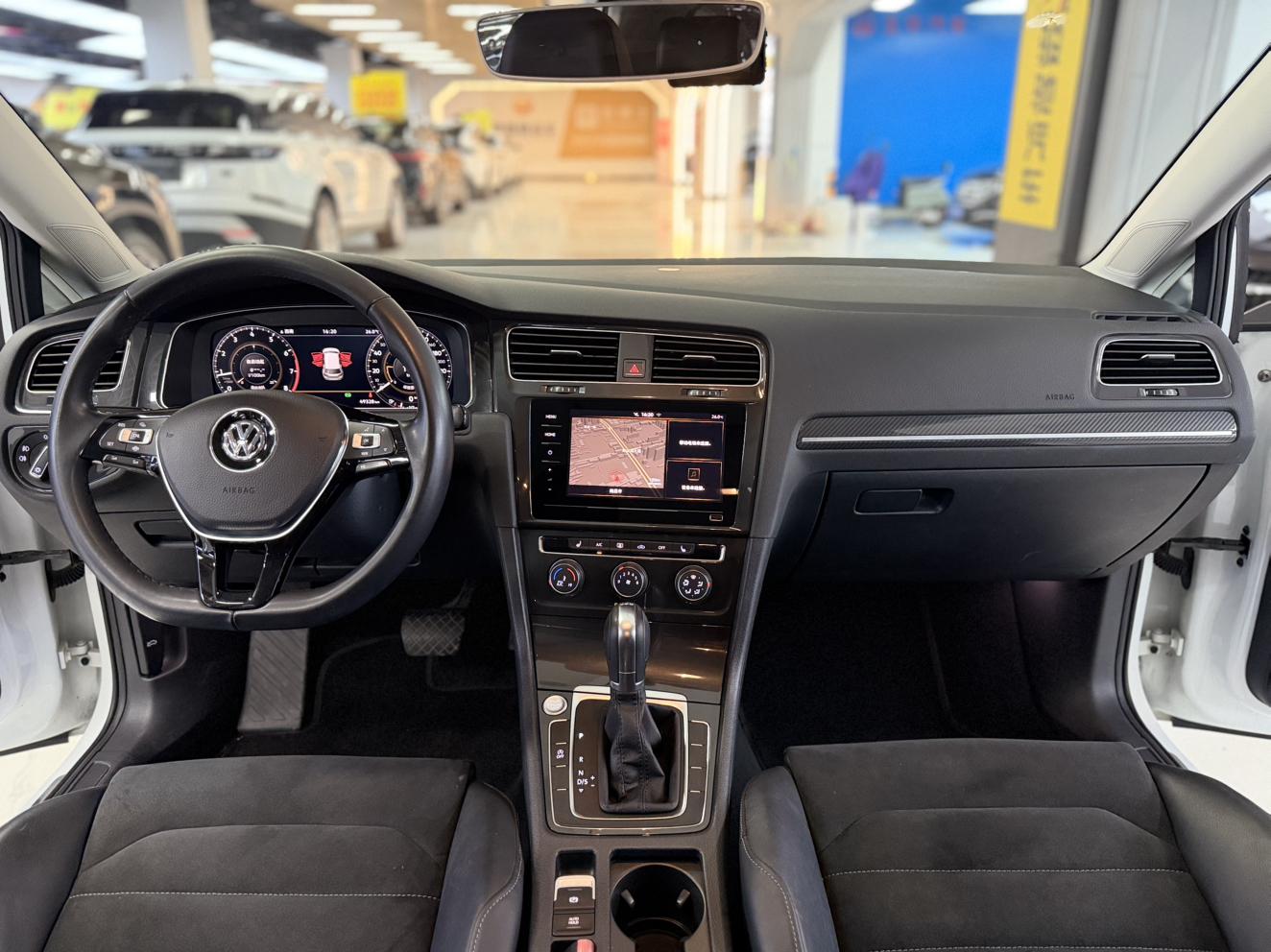 Volkswagen Golf Sportsvan 2020 thumb 9