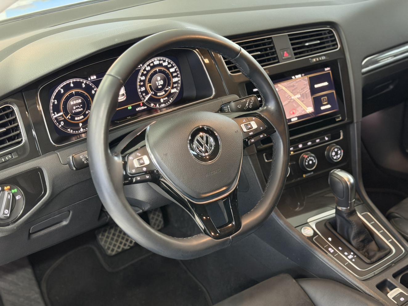 Volkswagen Golf Sportsvan 2020 thumb 11