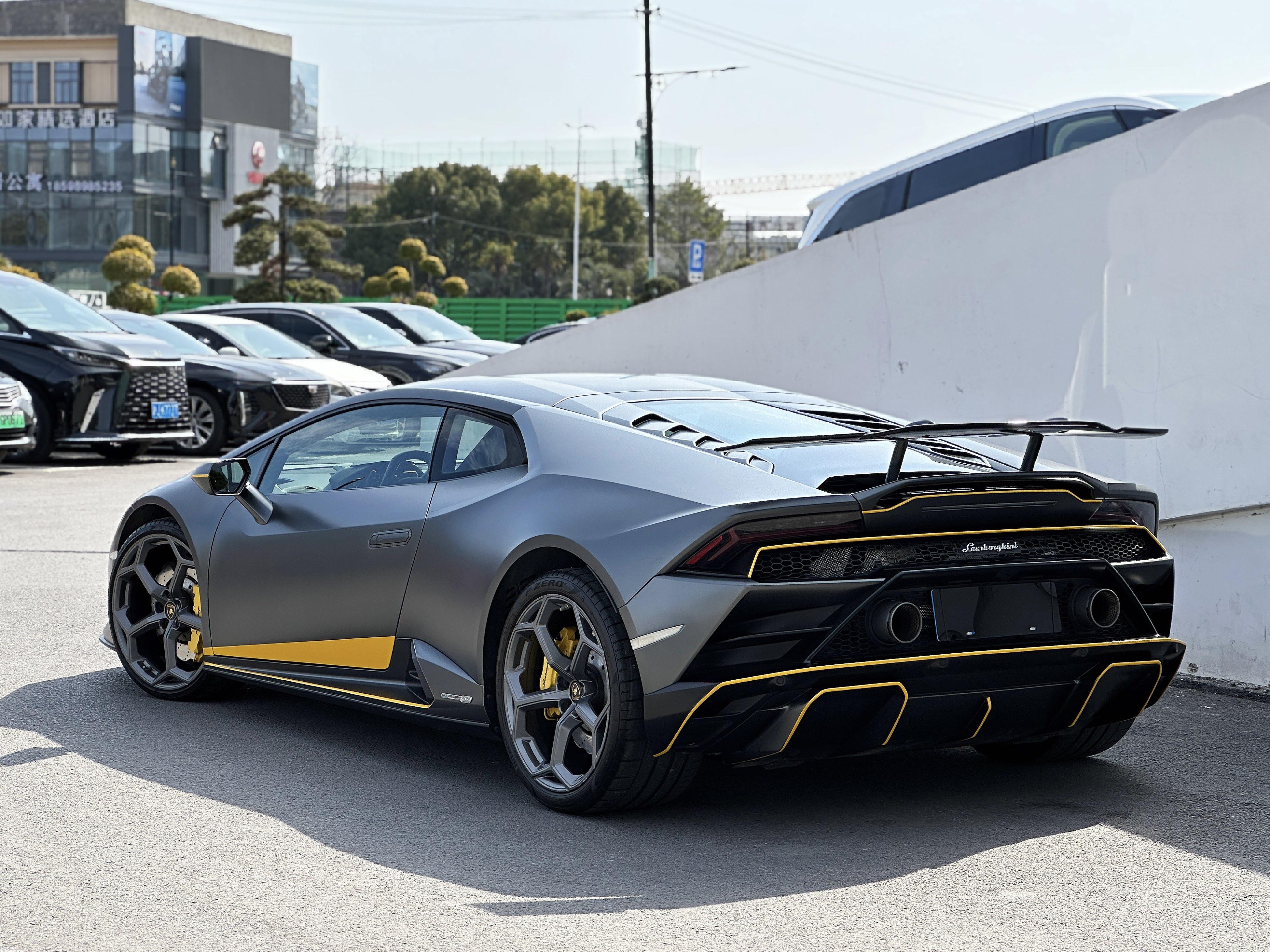Lamborghini Huracán 2020 thumb 2