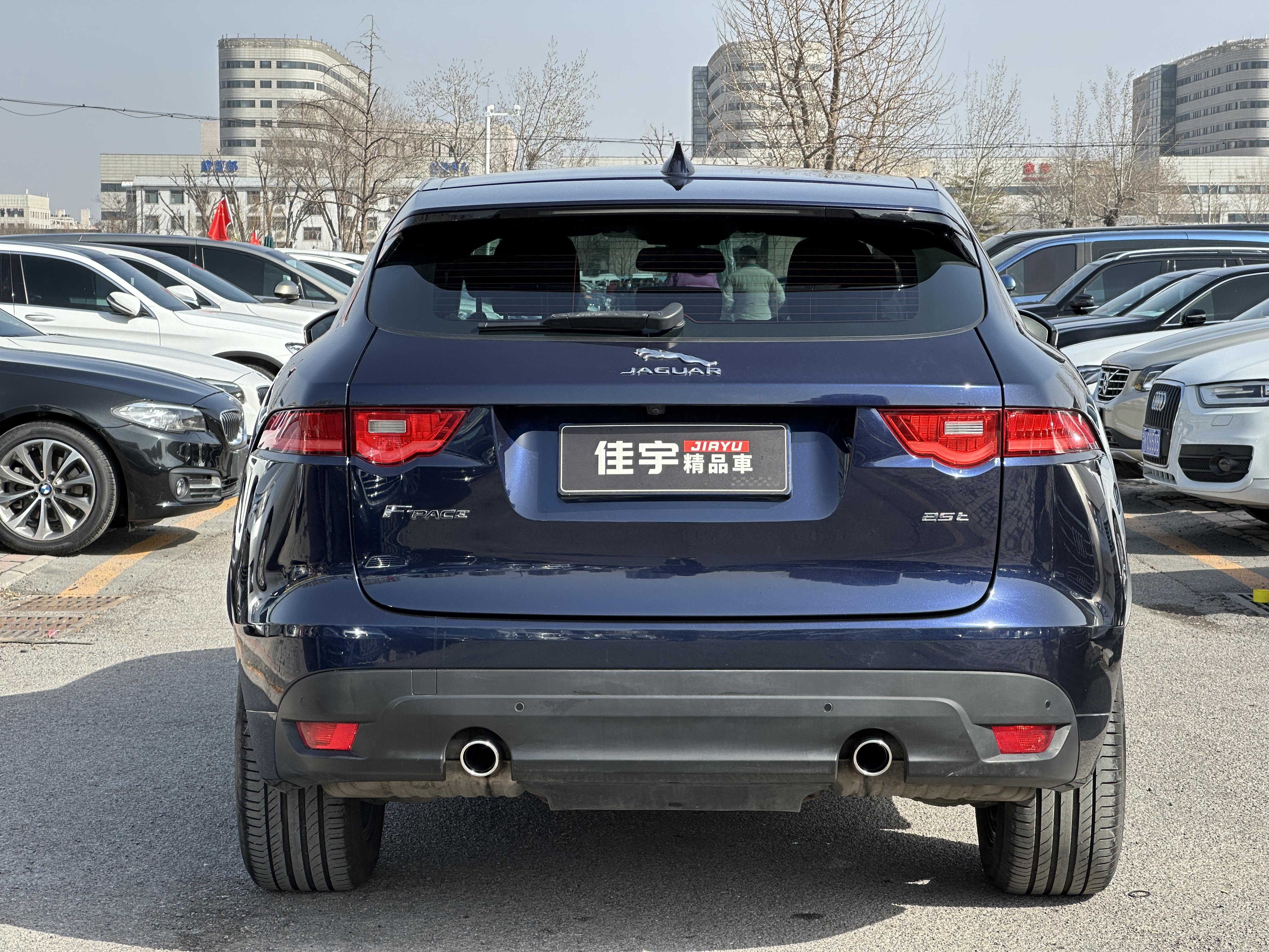Jaguar F-Pace 2016 thumb 3