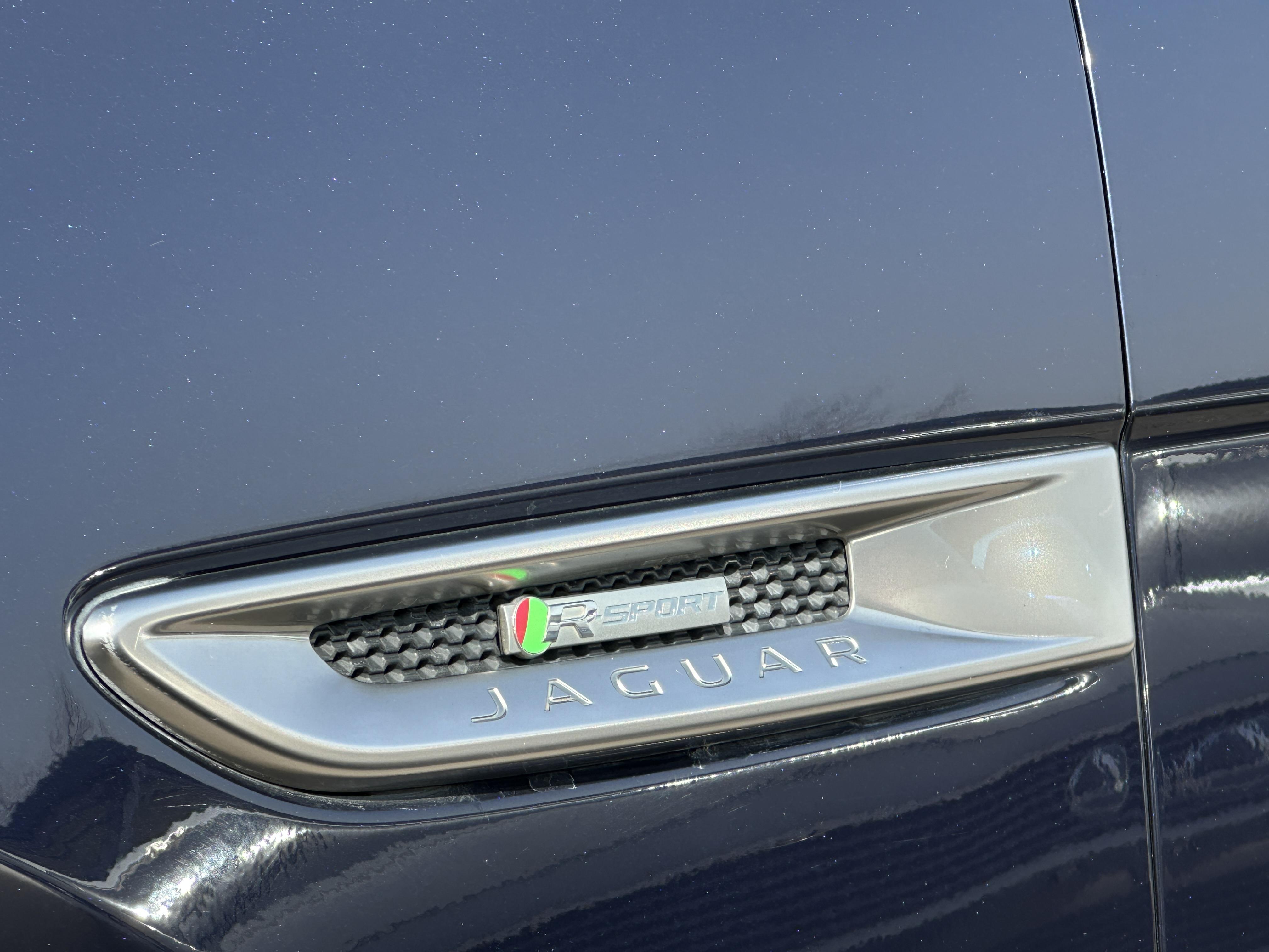 Jaguar F-Pace 2016 thumb 6
