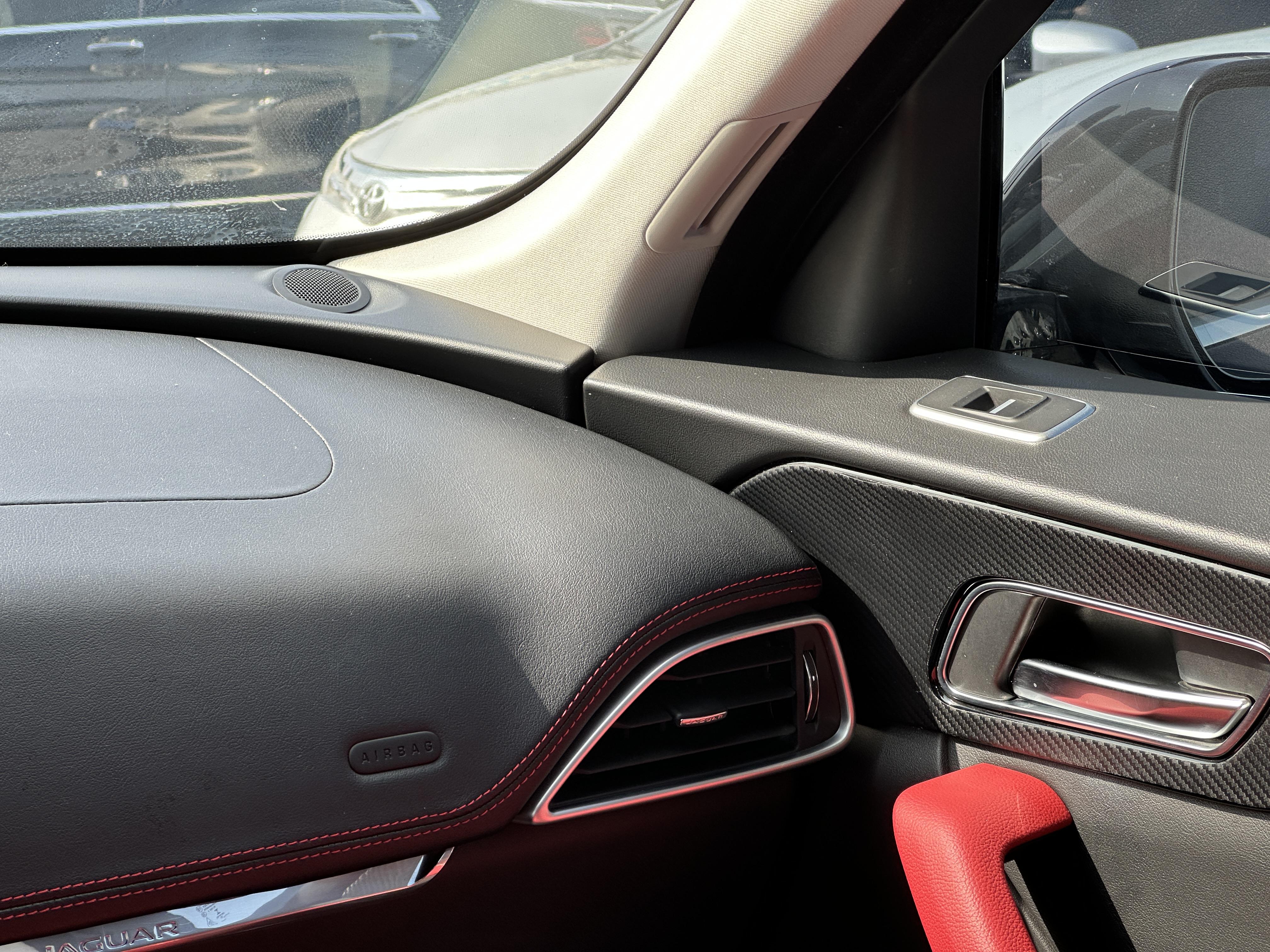 Jaguar F-Pace 2016 thumb 7