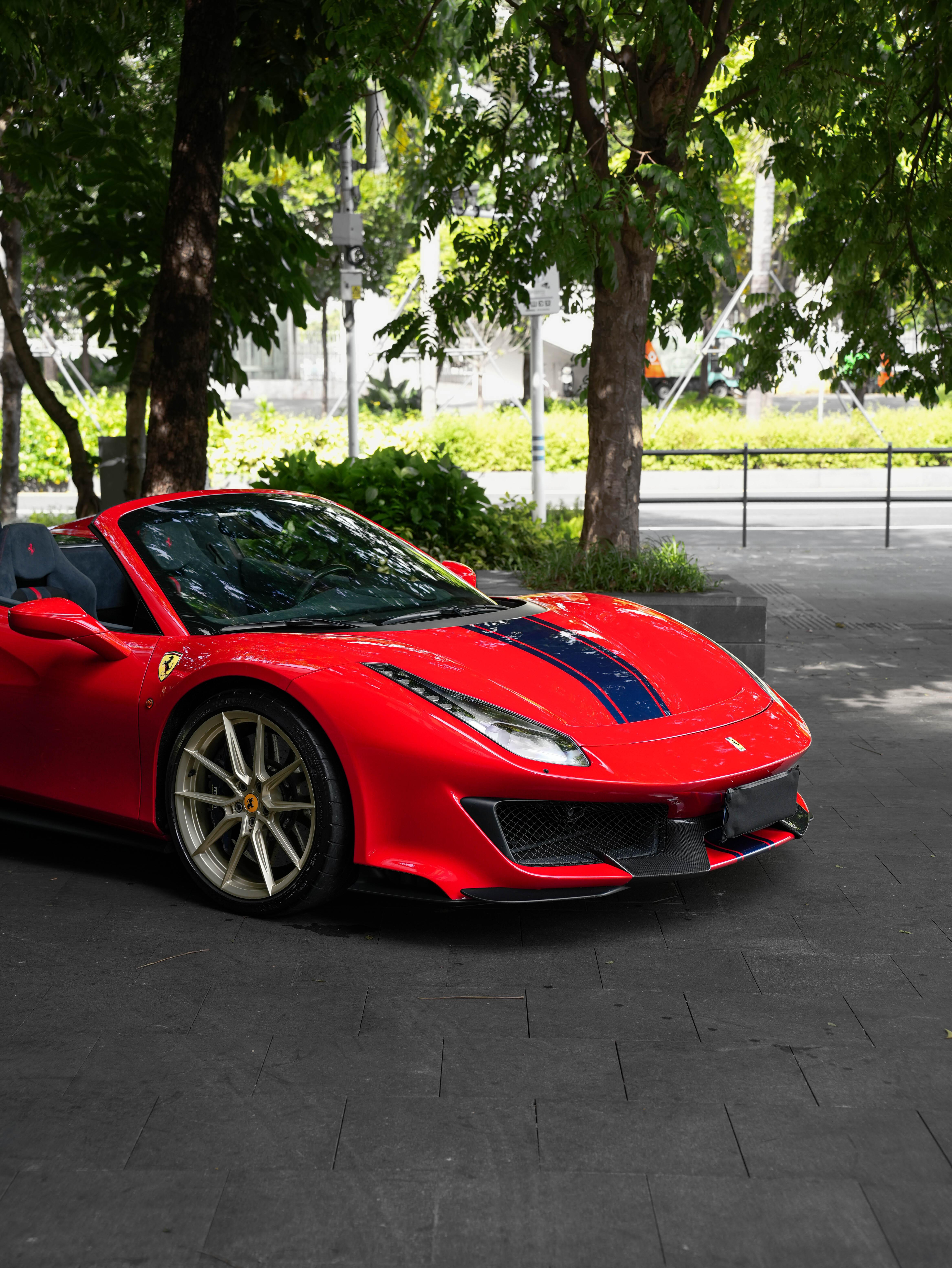 Ferrari 488 2019 thumb 2