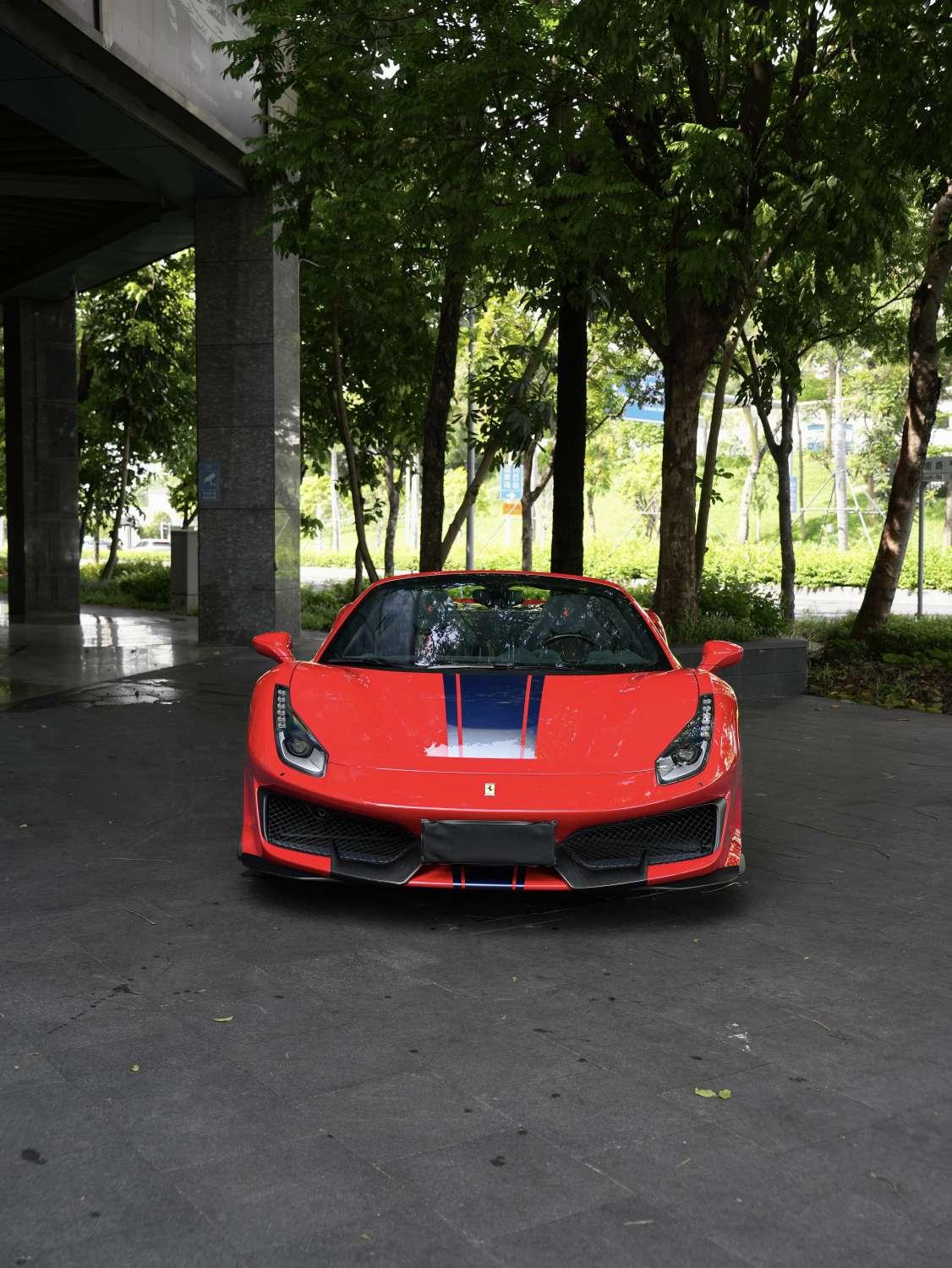 Ferrari 488 2019 thumb 4