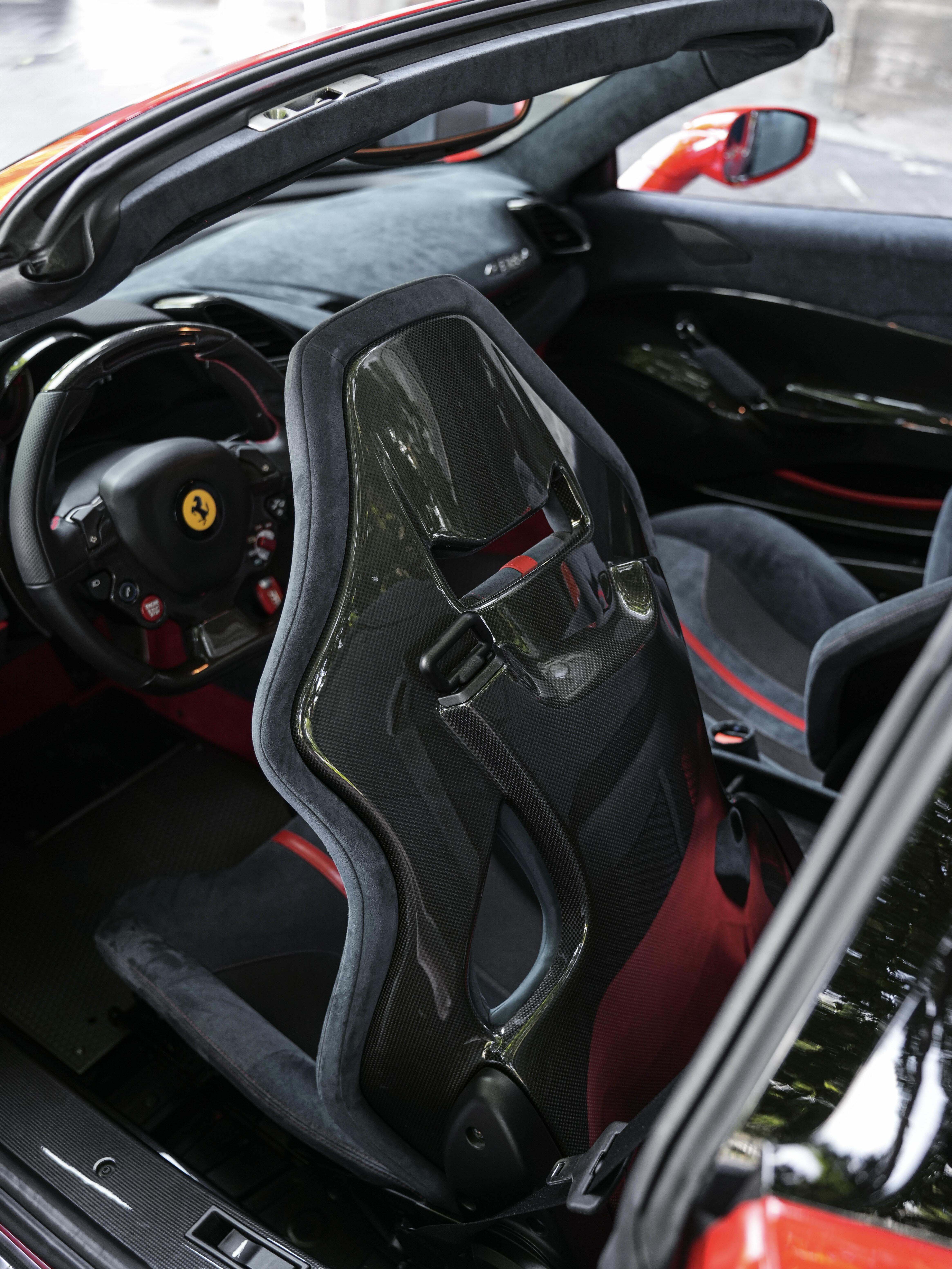 Ferrari 488 2019 thumb 5