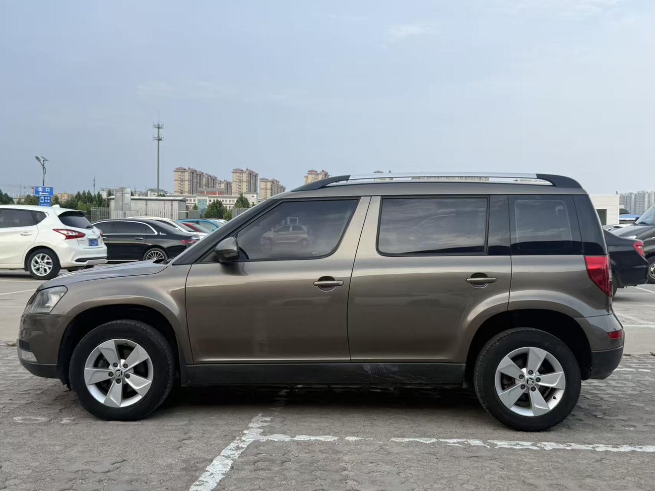 Skoda Yeti 2014 thumb 11