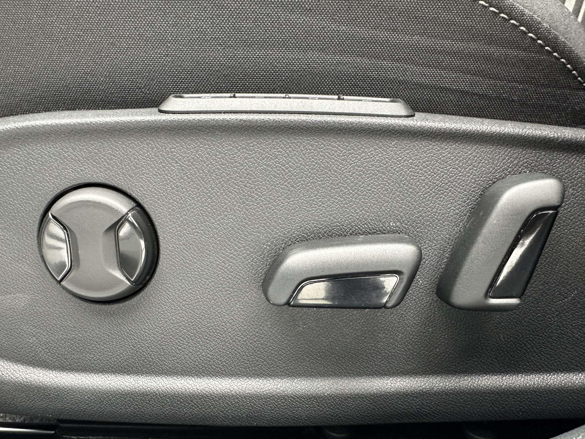 Volkswagen Golf Sportsvan 2023 thumb 7
