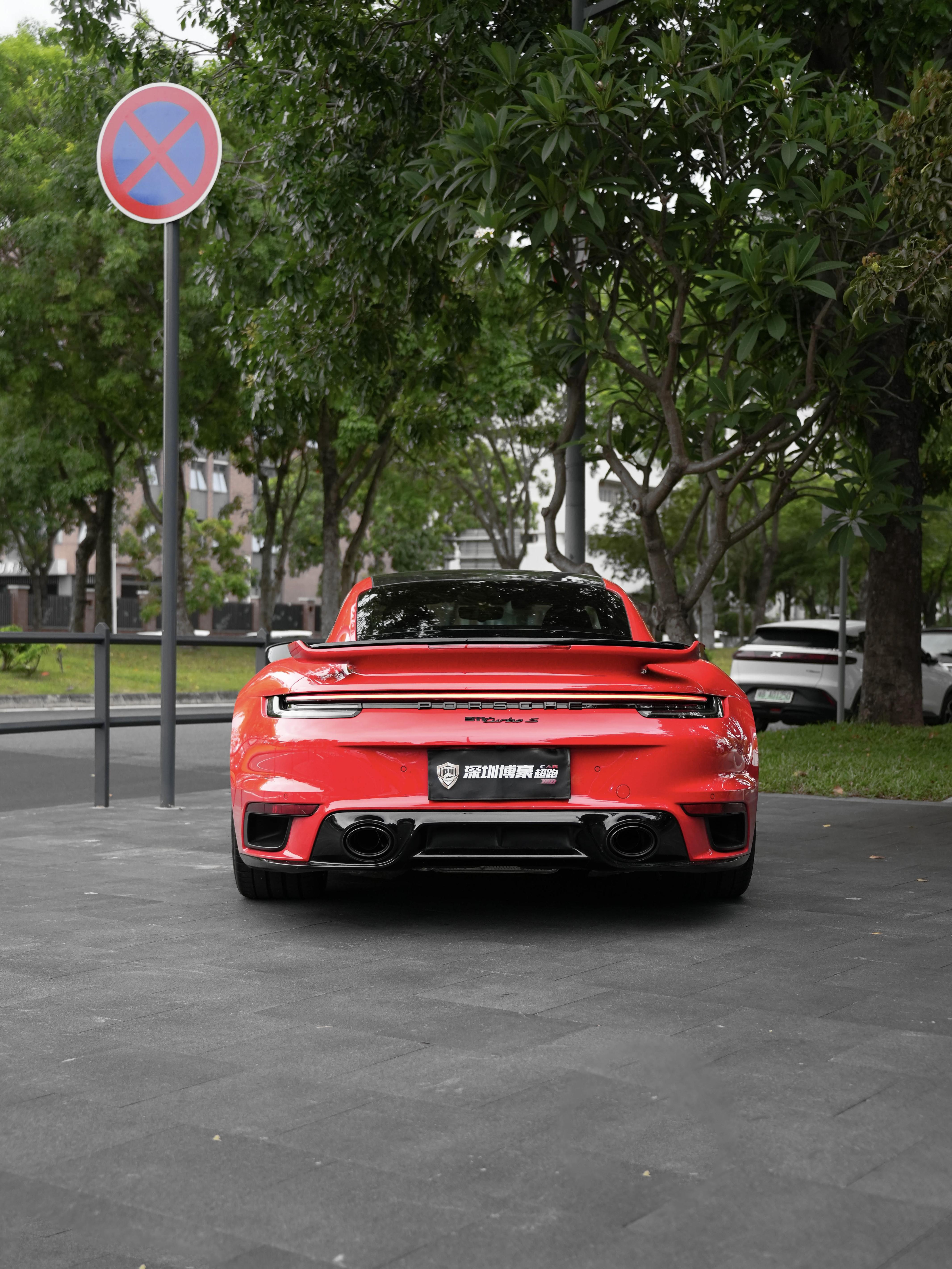 Porsche 911 2022 thumb 3