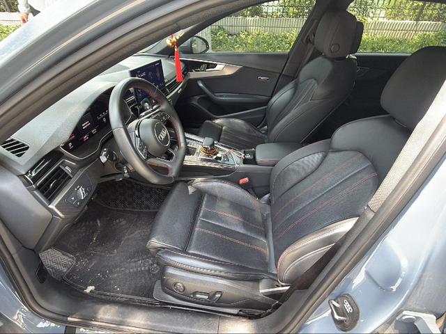 Audi A4 2022 thumb 5