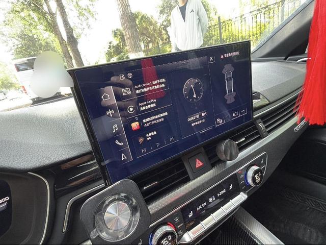 Audi A4 2022 thumb 10