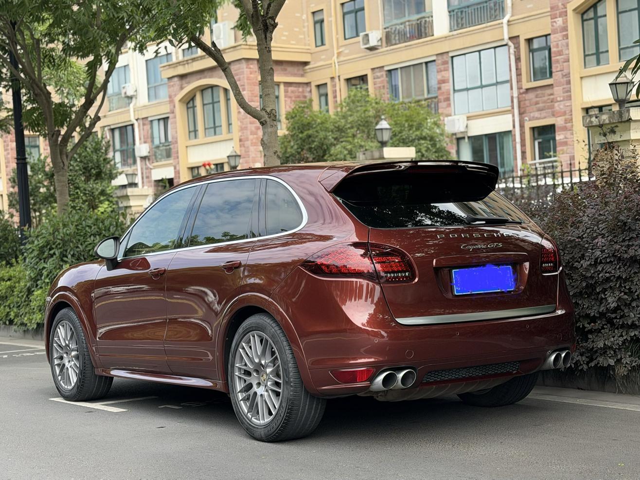Porsche Cayenne 2012 thumb 3