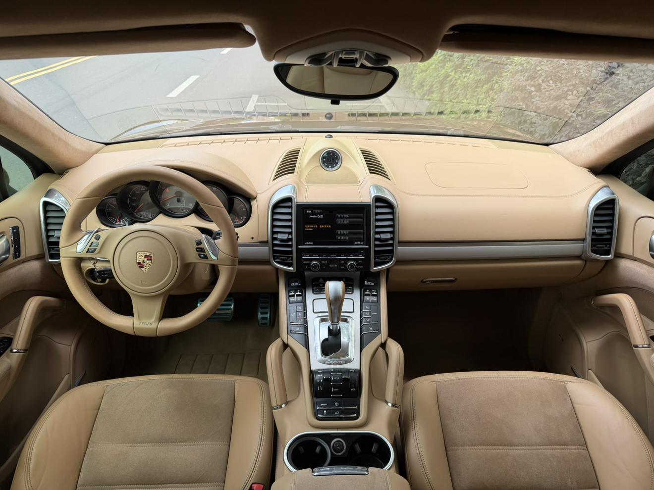 Porsche Cayenne 2012 thumb 5
