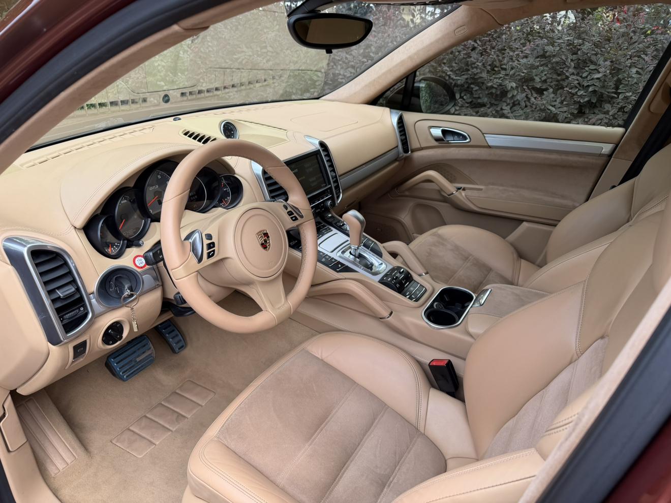 Porsche Cayenne 2012 thumb 8