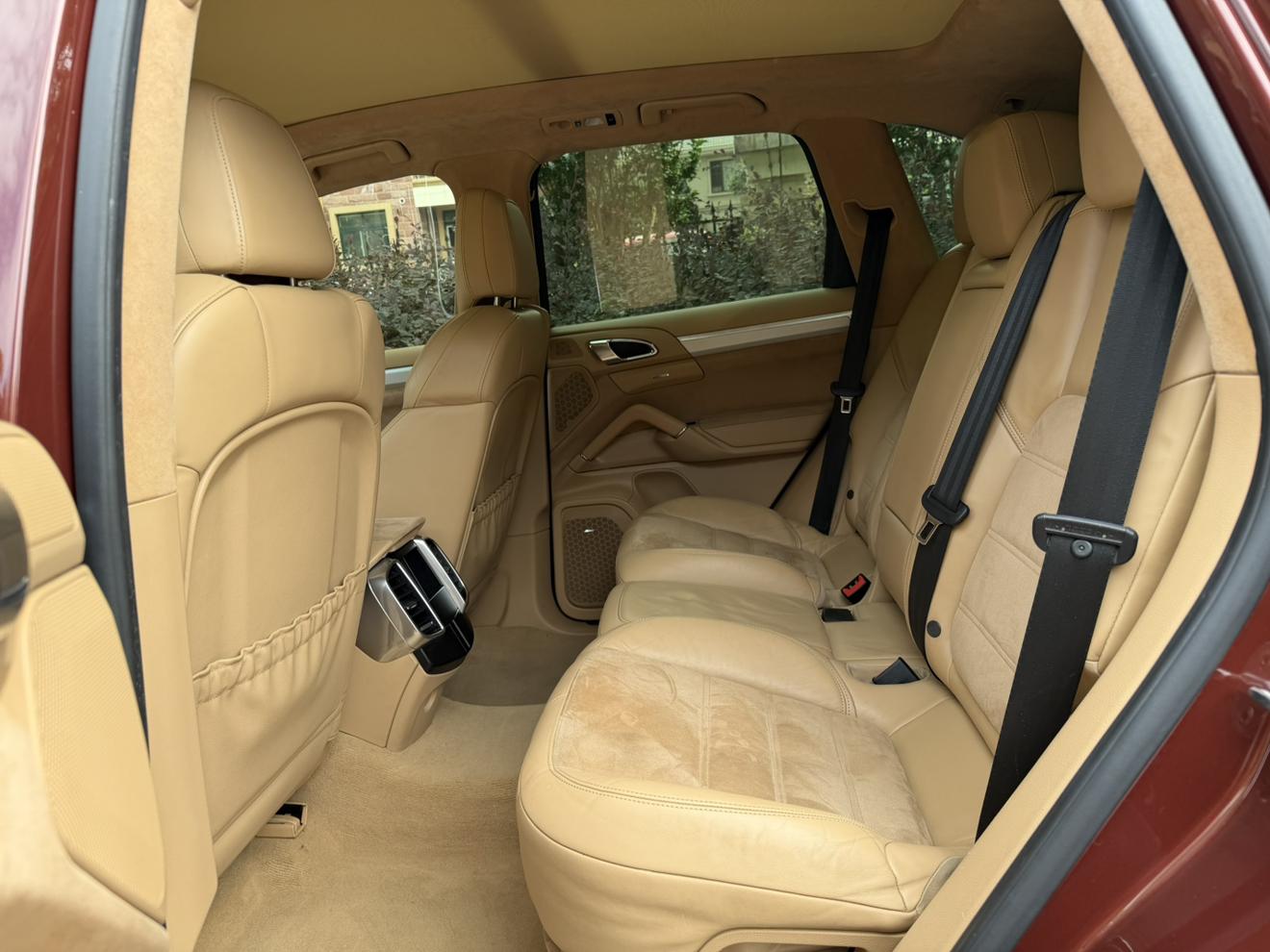 Porsche Cayenne 2012 thumb 9