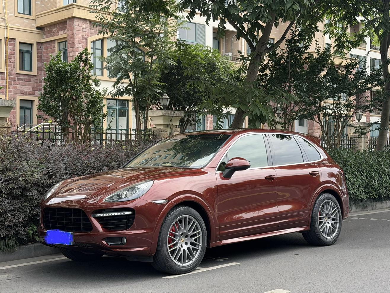 Porsche Cayenne 2012 thumb 11