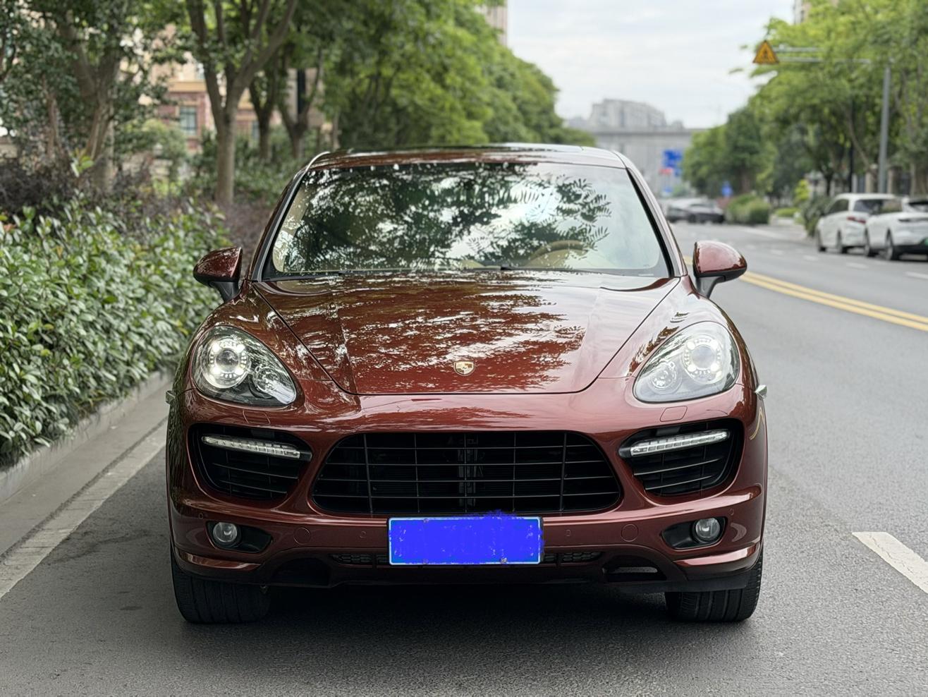 Porsche Cayenne 2012 thumb 12