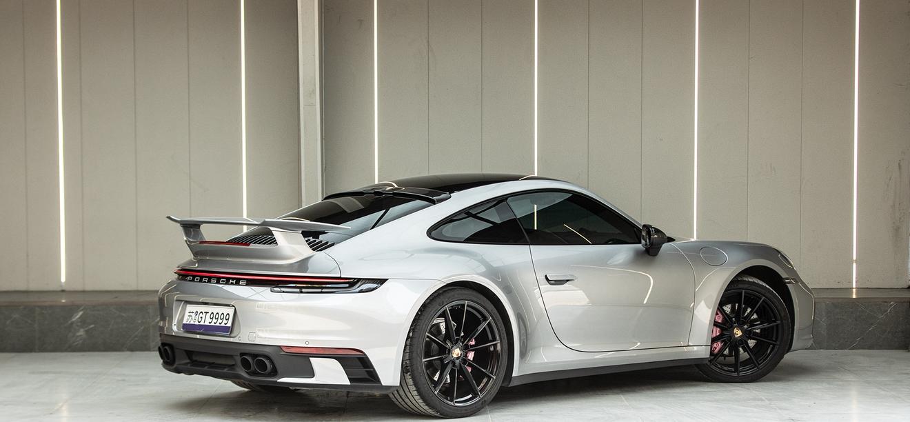 Porsche 911 2023 thumb 3