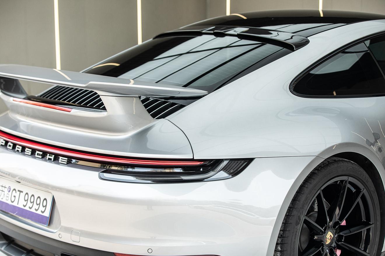 Porsche 911 2023 thumb 4