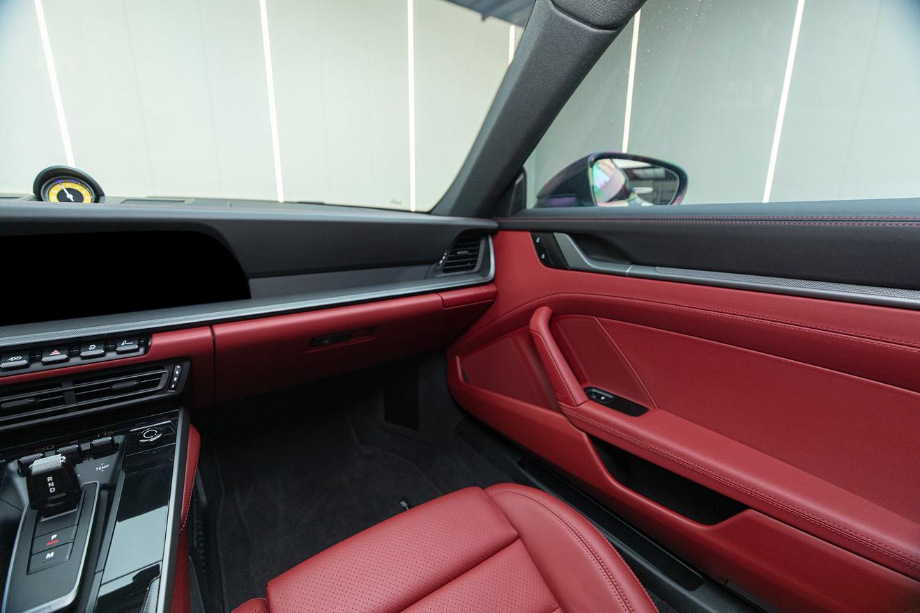 Porsche 911 2023 thumb 7